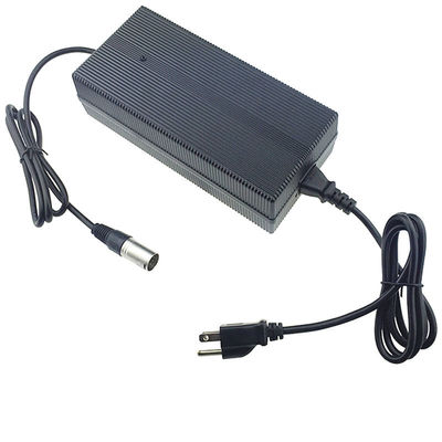 Cargador de batería de iones de litio 36V Lifepo4 42V 10A Cargador rápido