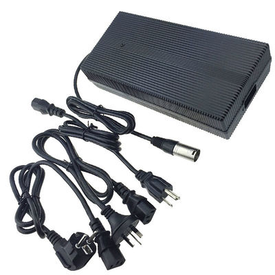 Cargador de batería de iones de litio 36V Lifepo4 42V 10A Cargador rápido